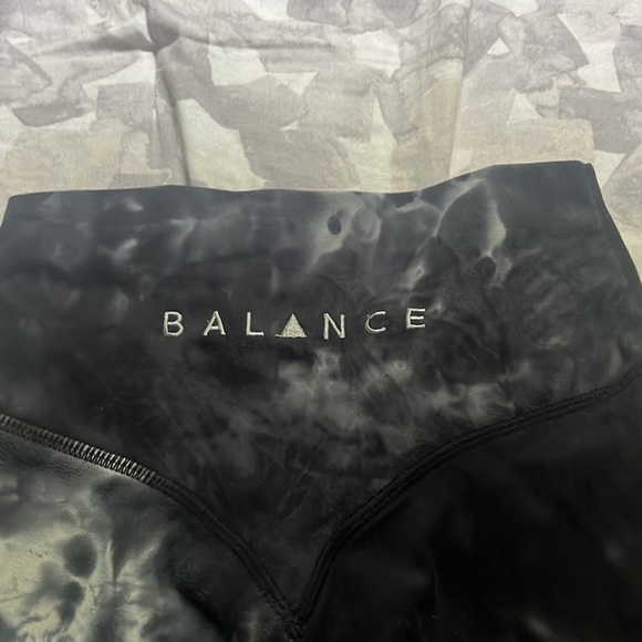Balance Athletica leggings - Picture 3 of 6